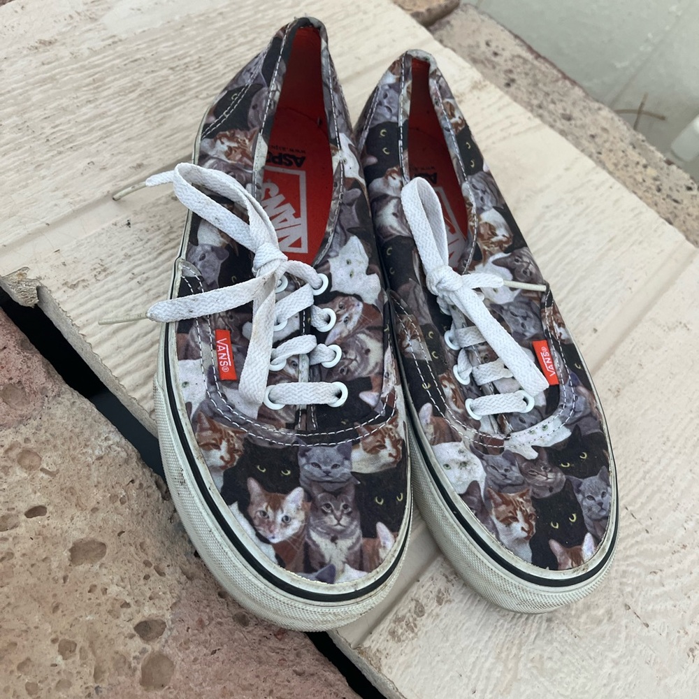 Vans x ASPCA Cat Print Sneakers | Men’s 5.5 / Women’s 7